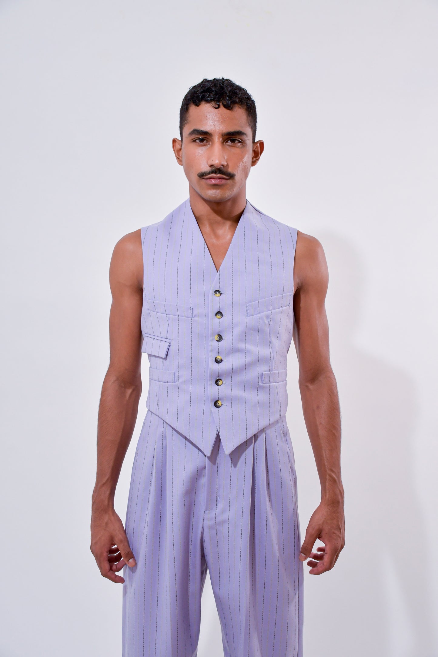 PINZAS DE LAVADO PLEATED TAILORED TROUSERS