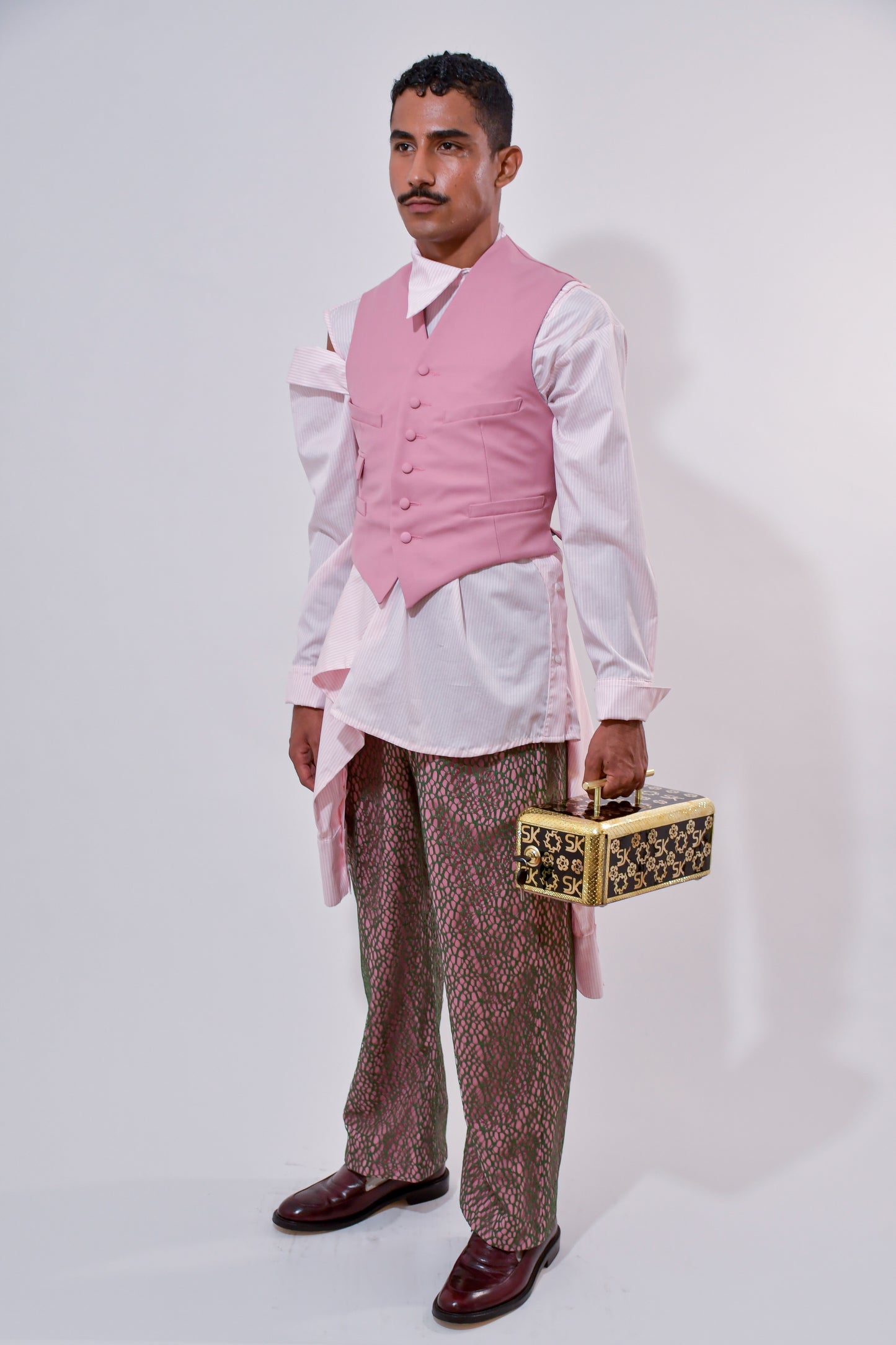 PINZAS DE LAVADO PLEATED TAILORED TROUSERS